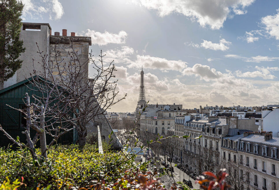 Rooftop Views of the Arc de Triomphe