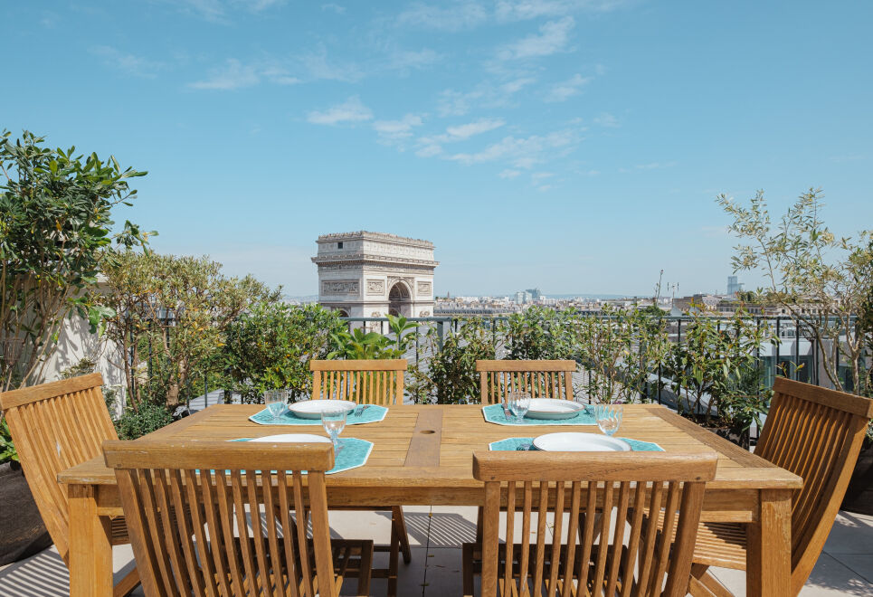Rooftop Views of the Arc de Triomphe