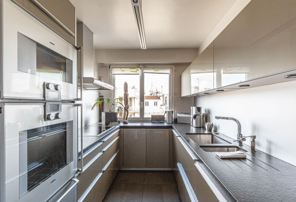 Rooftop Views of the Arc de Triomphe
