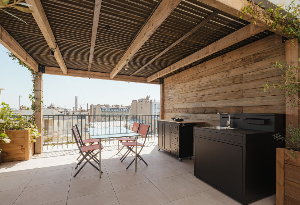 Rooftop Views of the Arc de Triomphe