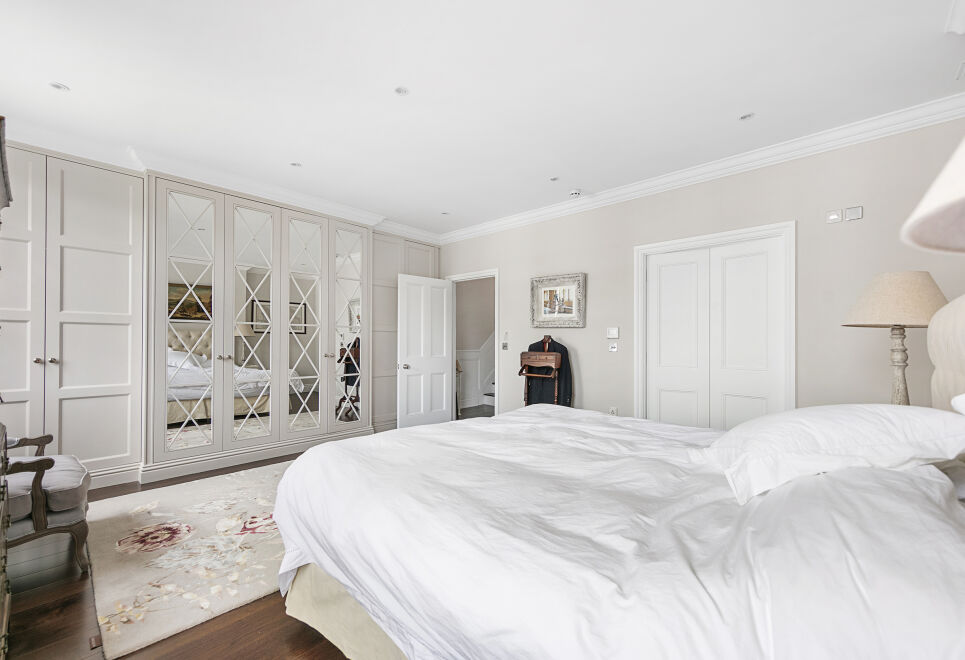 Classical Living in Knightsbridge