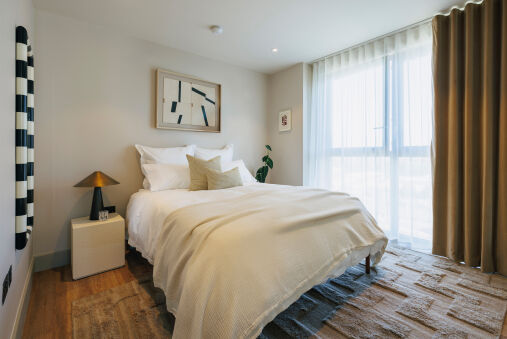 Sophisticated Studio Flat with Rooftop Access