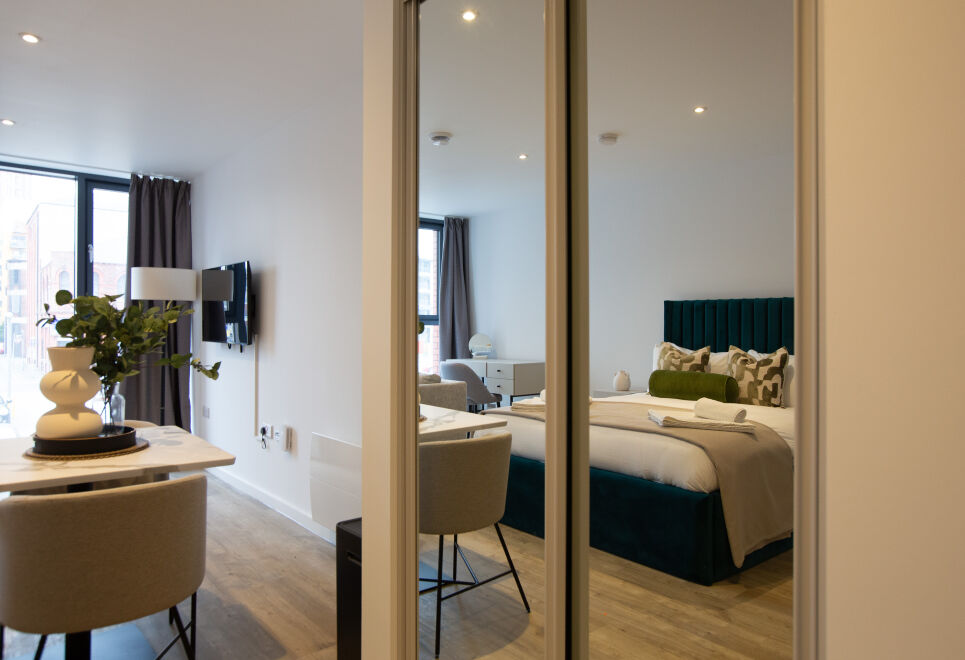 Deluxe Manchester Studio