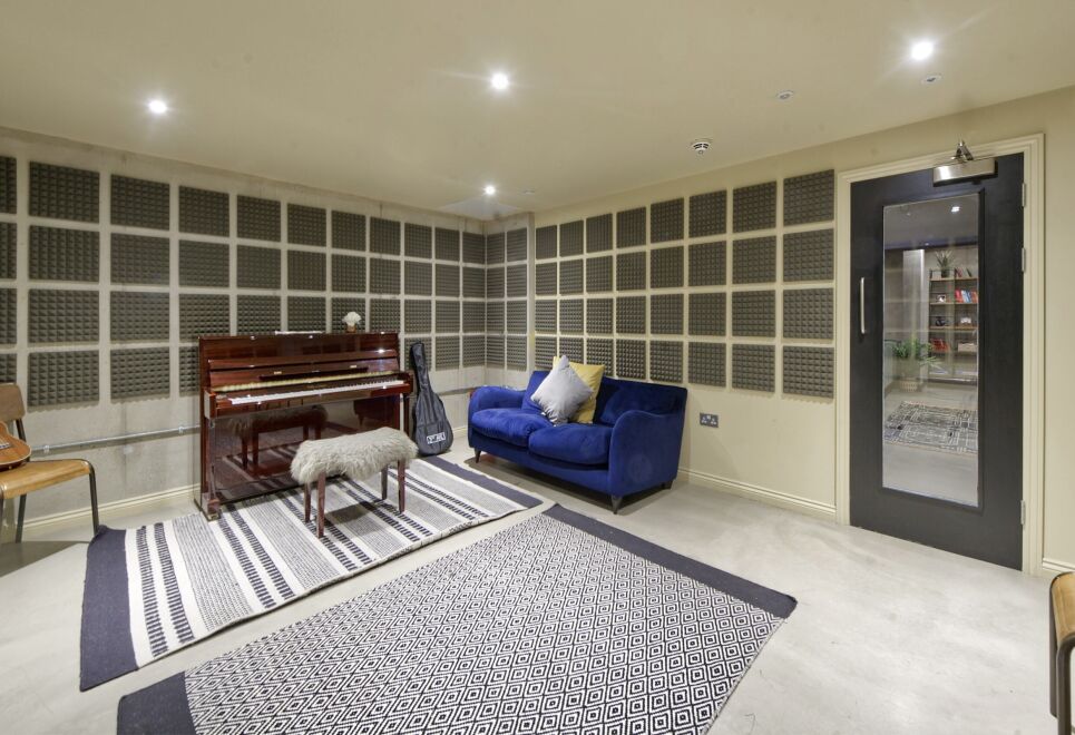 Comfort in Hammersmith Student Studio