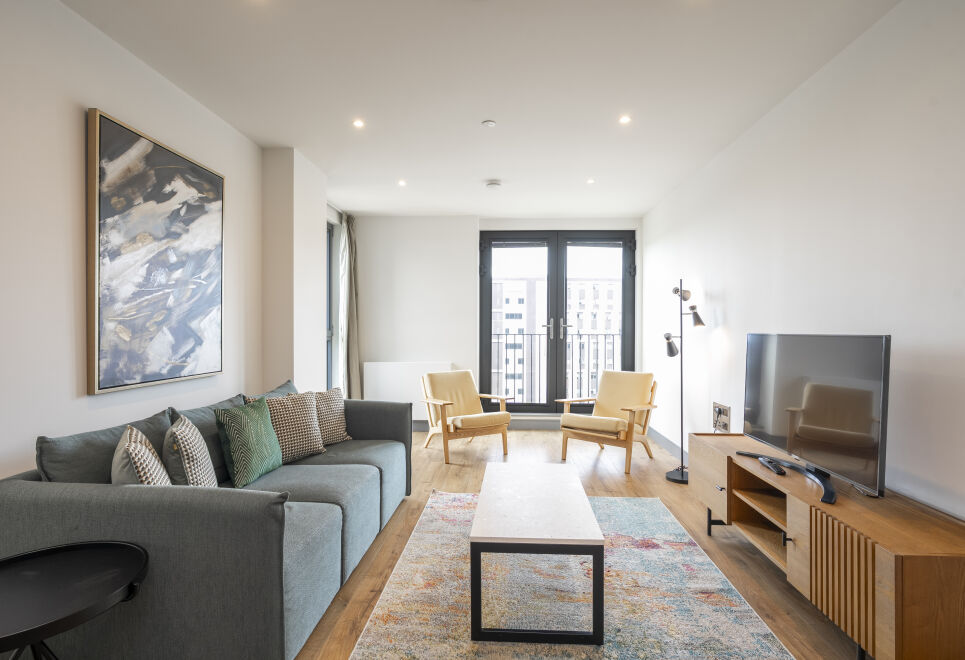 Urban Vista Rooftop Living
