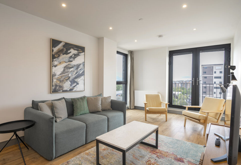 Urban Vista Rooftop Living