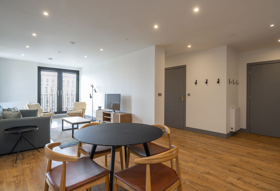 Urban Vista Rooftop Living