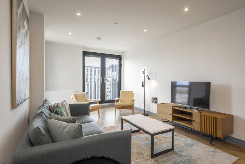 Urban Vista Rooftop Living