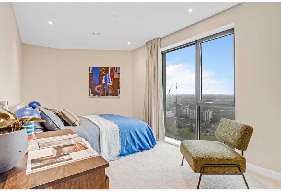 Elegant two-bedroom flat with a spacious balcony