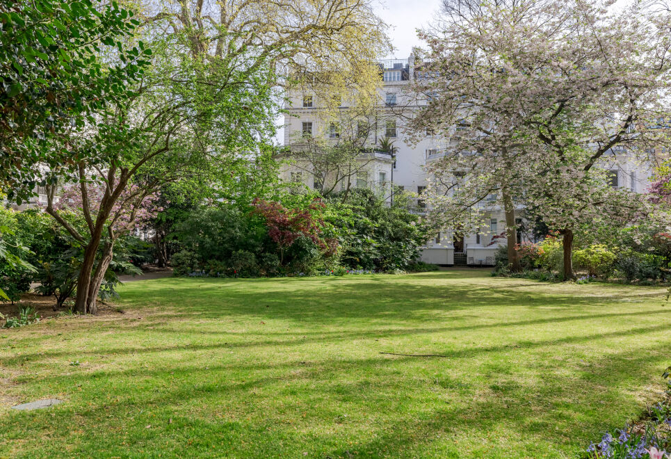 South Kensington Garden Escape